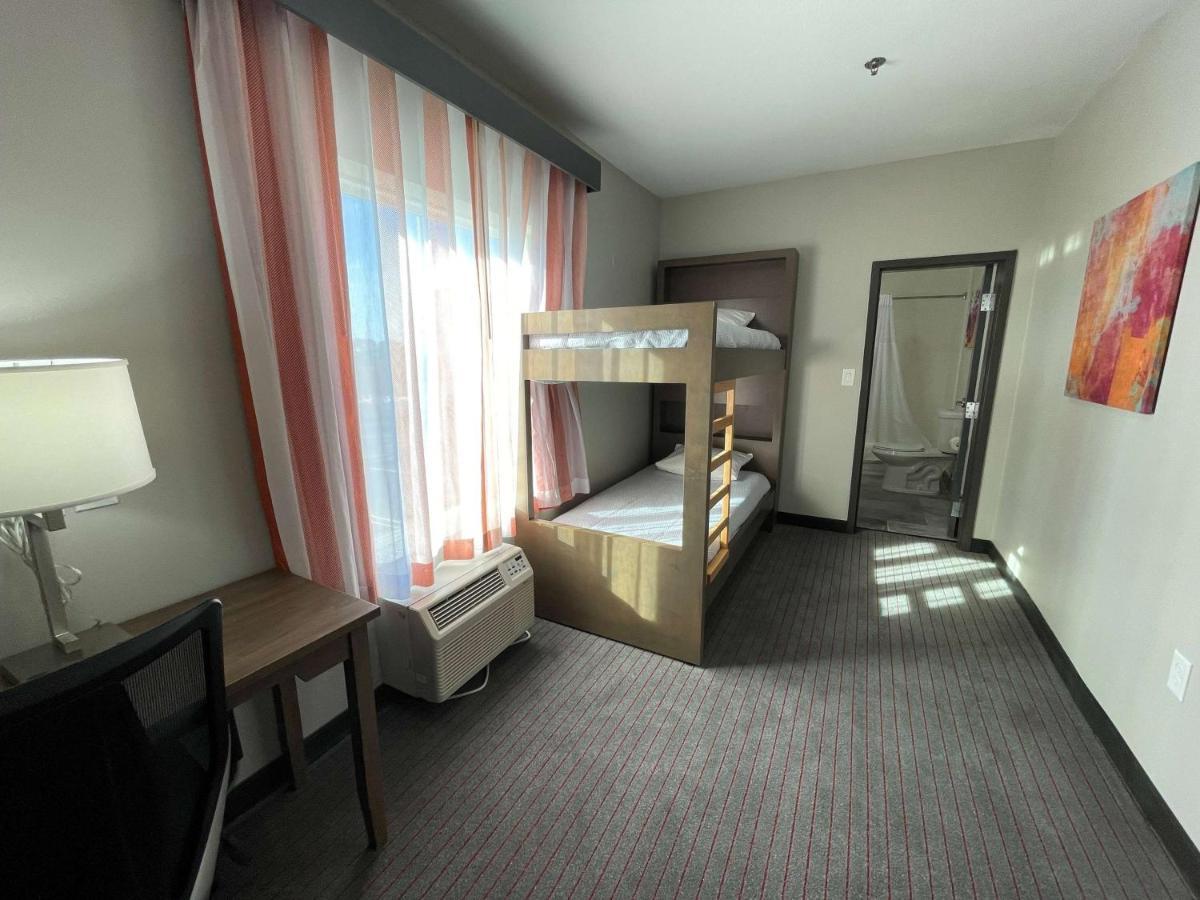 La Quinta Inn & Suites By Wyndham Augusta Fort Eisenhower Esterno foto