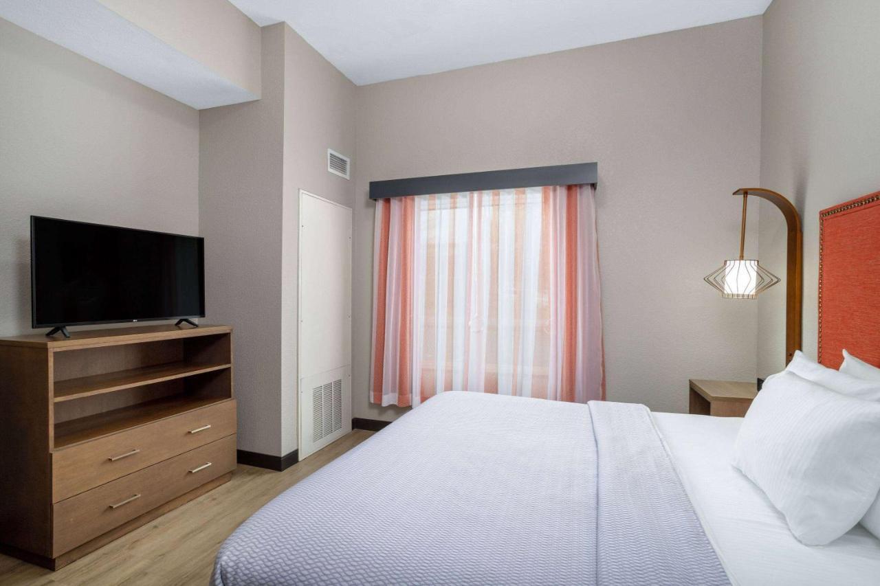 La Quinta Inn & Suites By Wyndham Augusta Fort Eisenhower Esterno foto